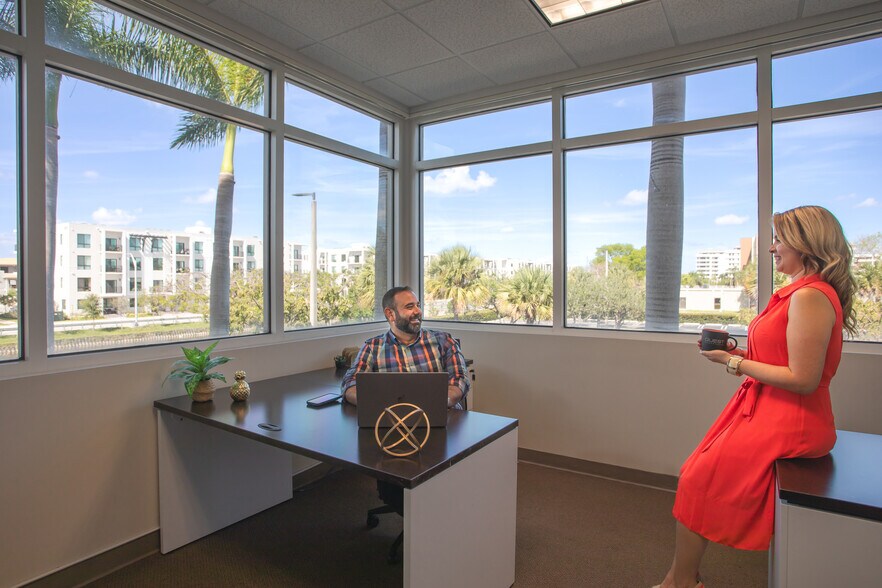 8200 NW 41st St, Miami, FL à louer - Photo intérieure – Image 3 sur 6