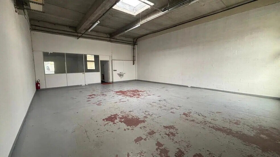 16 Rue Panicale, La Verrière à louer - Photo de l’immeuble – Image 3 sur 6