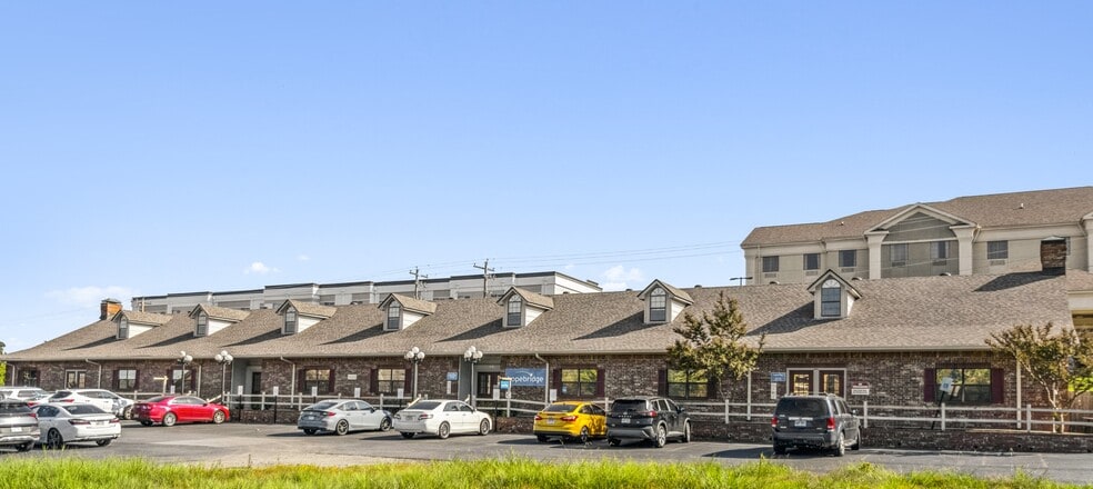 4610 W Commercial Dr, North Little Rock, AR à louer - Photo de l’immeuble – Image 3 sur 4