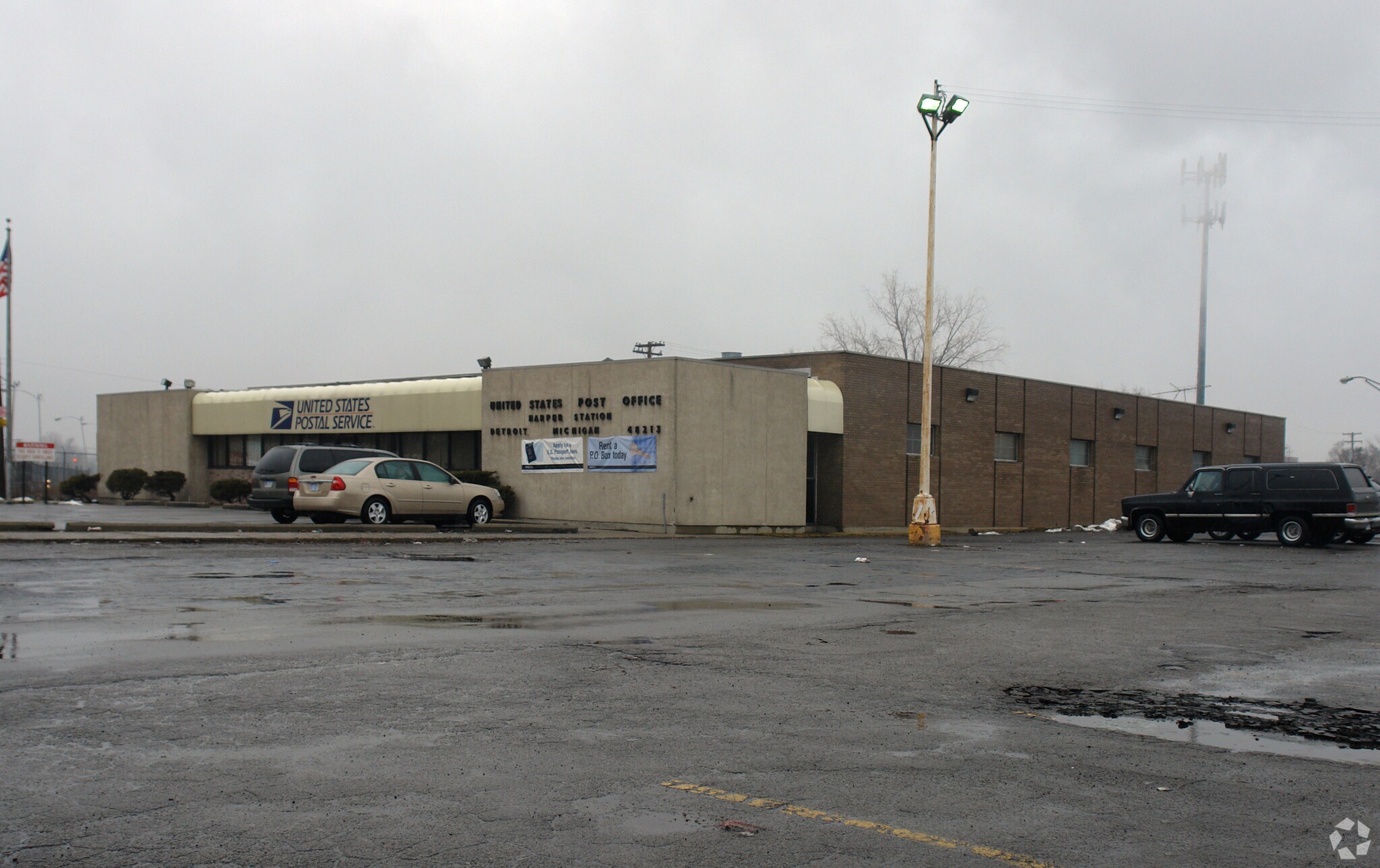 10254 Gratiot Ave, Detroit, MI à louer Photo principale– Image 1 sur 3