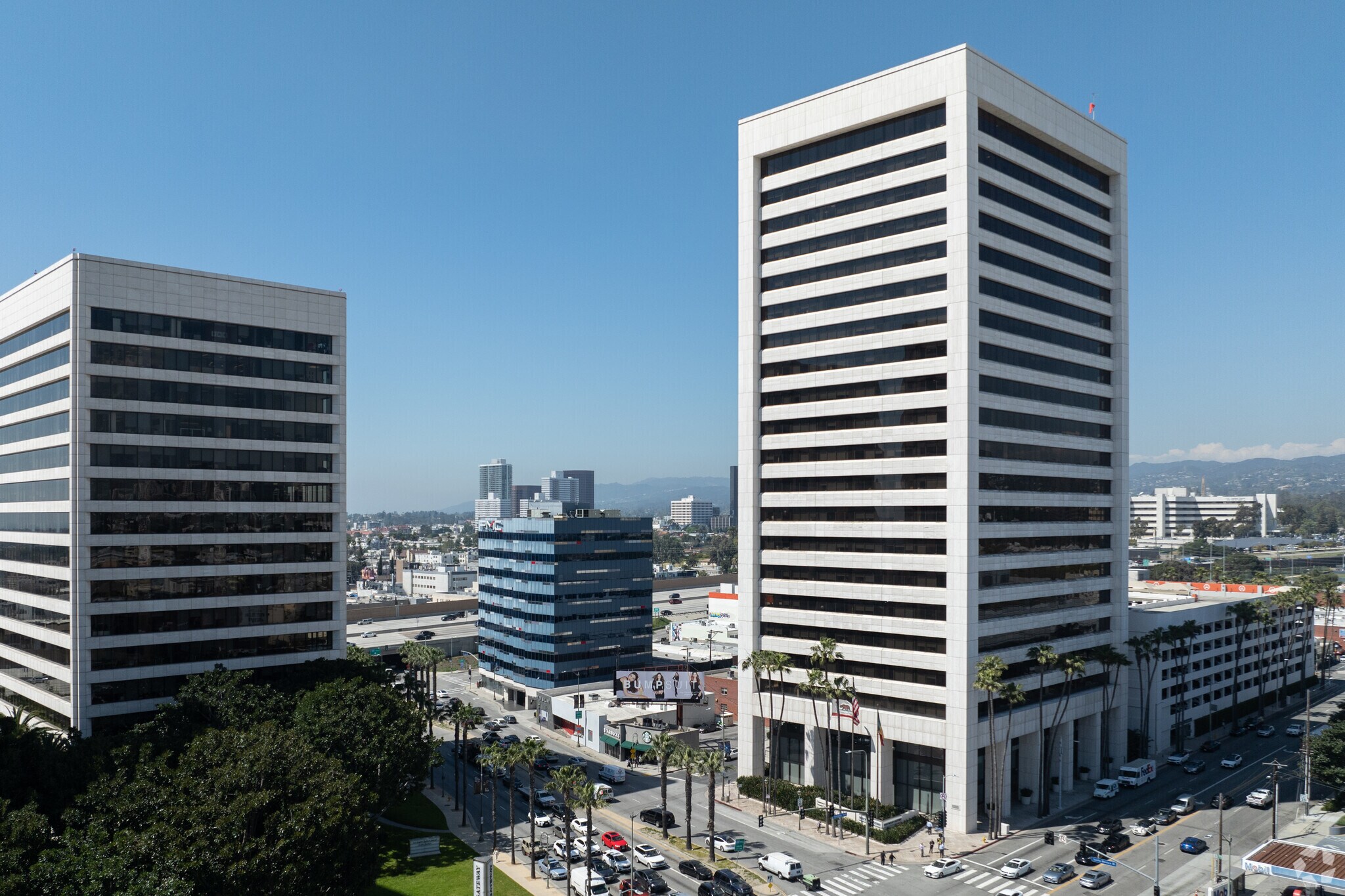 11111 Santa Monica Blvd, Los Angeles, CA à louer Photo principale– Image 1 sur 29