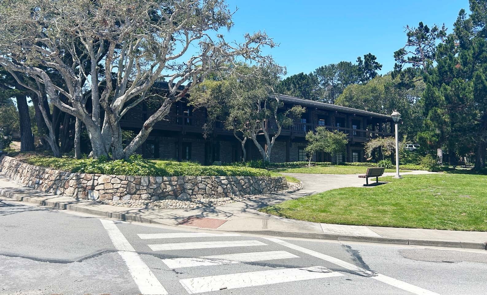 1400 Munras Ave, Monterey, CA à vendre Photo de l’immeuble– Image 1 sur 3