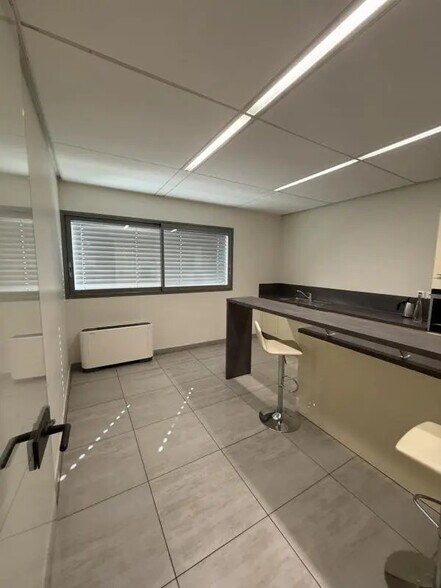 Bureau dans Fréjus à louer - Photo intérieure – Image 3 sur 7