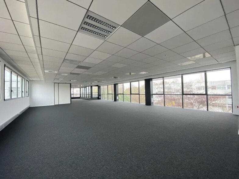 Bureau dans Chelles à vendre - Photo de l’immeuble – Image 2 sur 19