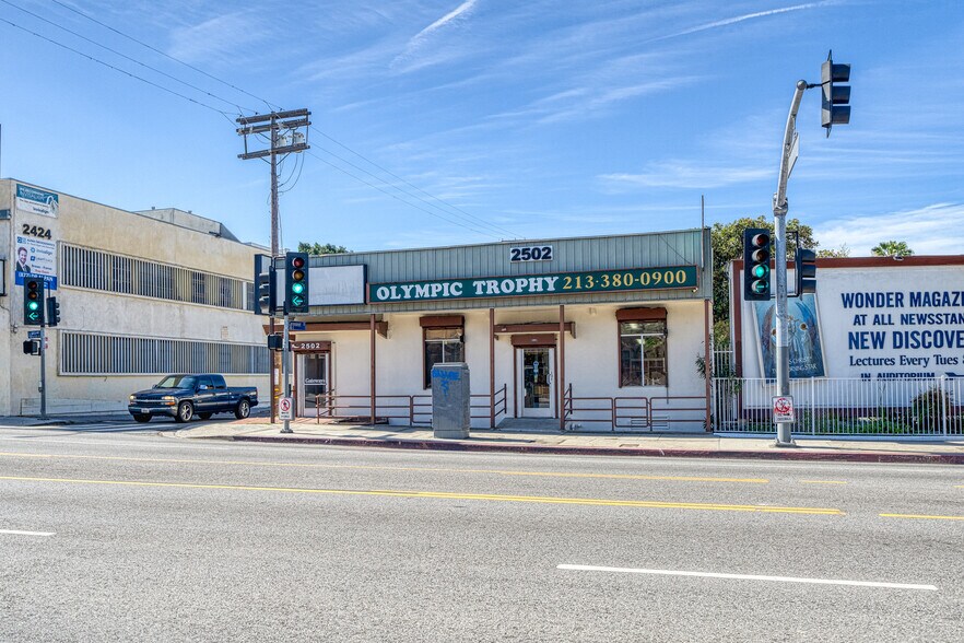 2502 W 3rd St, Los Angeles, CA à vendre - Photo de l’immeuble – Image 1 sur 31