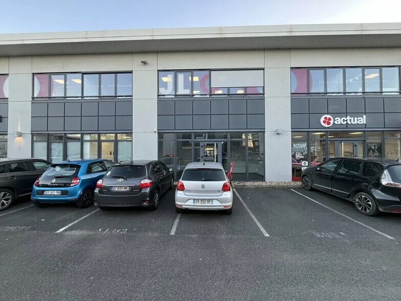 Local commercial dans Villefranche-sur-Saône à louer - Photo de l’immeuble – Image 2 sur 10