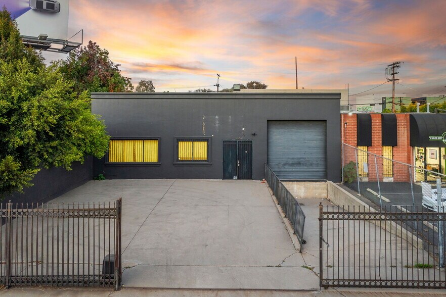 3364 S Robertson Blvd, Los Angeles, CA à vendre - Photo de l’immeuble – Image 3 sur 55