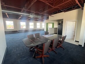 18222 Lanken Ave, Cleveland, OH à louer Photo intérieure– Image 2 sur 4