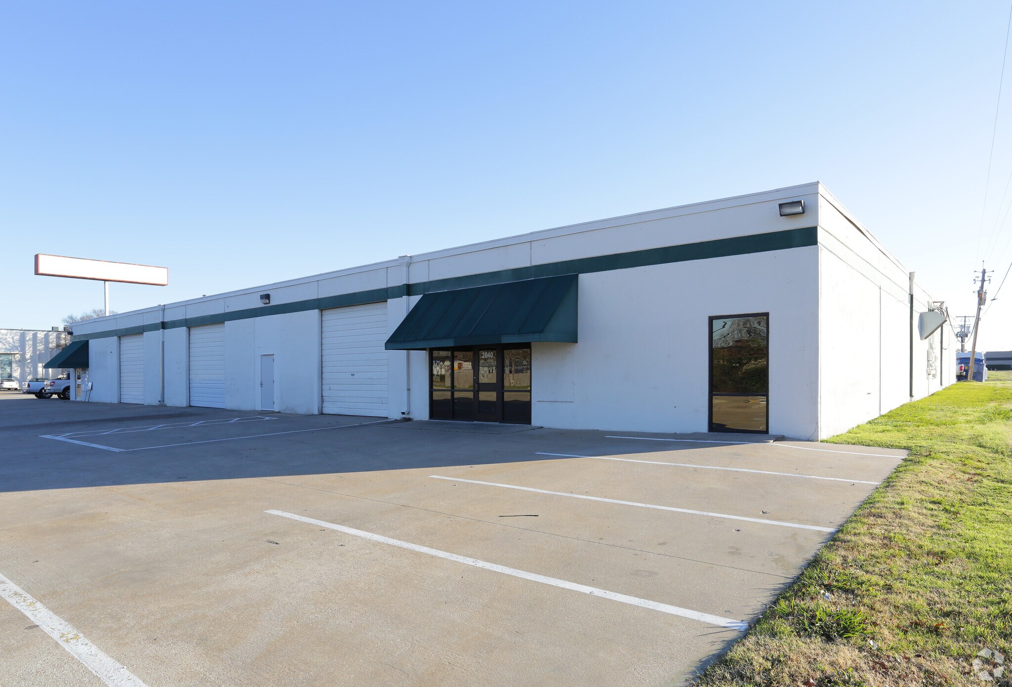 7336 Dogwood Park Dr, Richland Hills, TX à louer Photo de l’immeuble– Image 1 sur 18