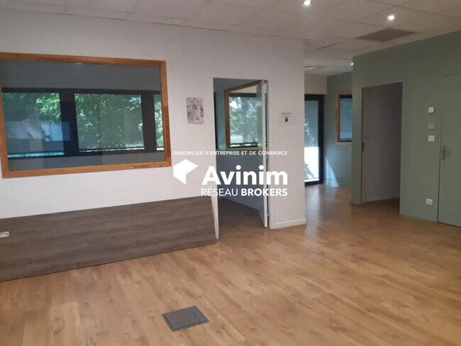 Plus de détails pour Bureau à vendre