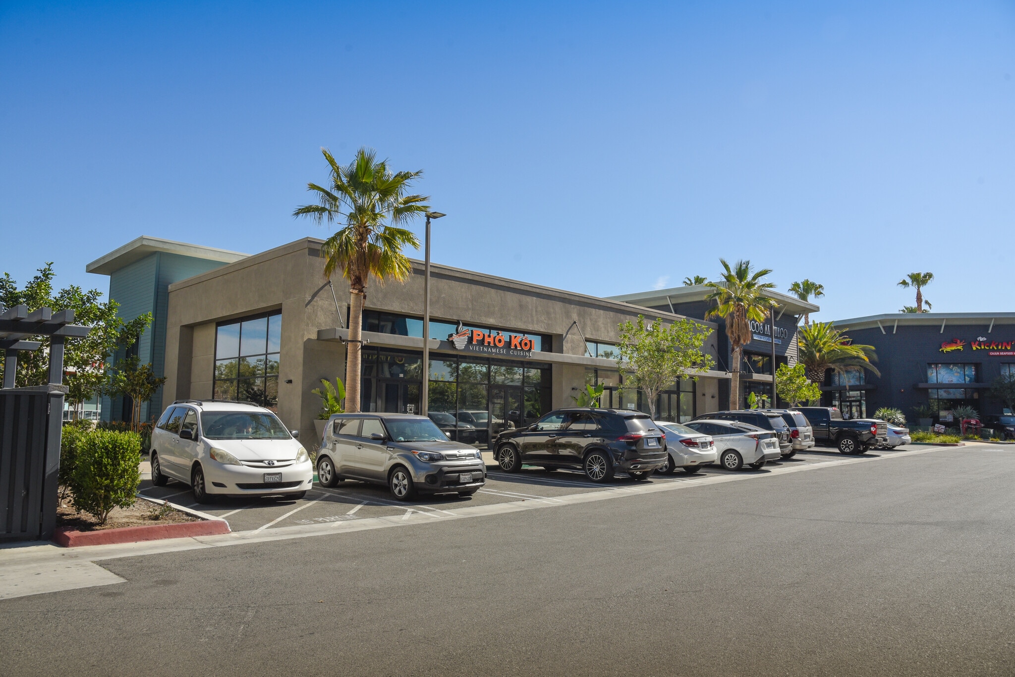 Main St, Corona, CA à louer Photo de l’immeuble– Image 1 sur 4