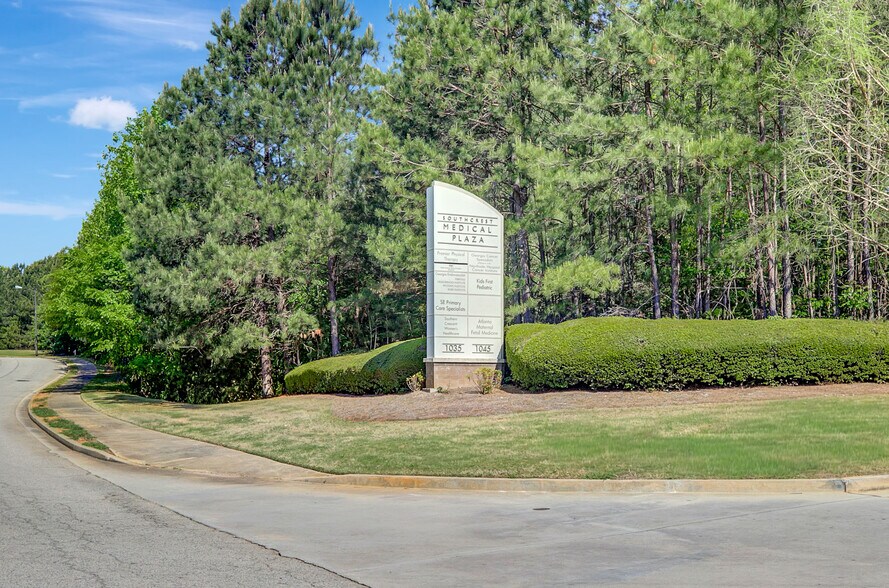1045 Southcrest Dr, Stockbridge, GA à louer - Photo de l’immeuble – Image 3 sur 21
