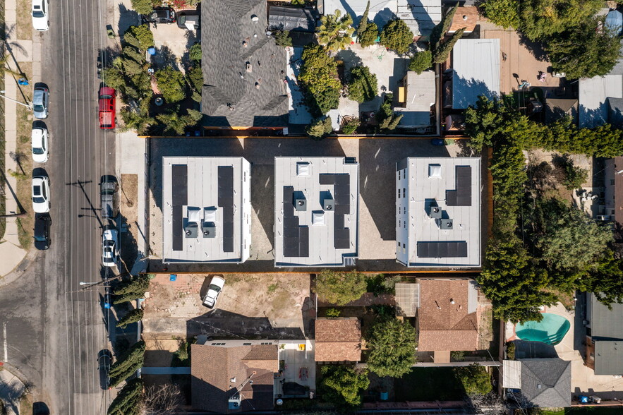 6334 Beck Ave, North Hollywood, CA à vendre - Photo de l’immeuble – Image 3 sur 24