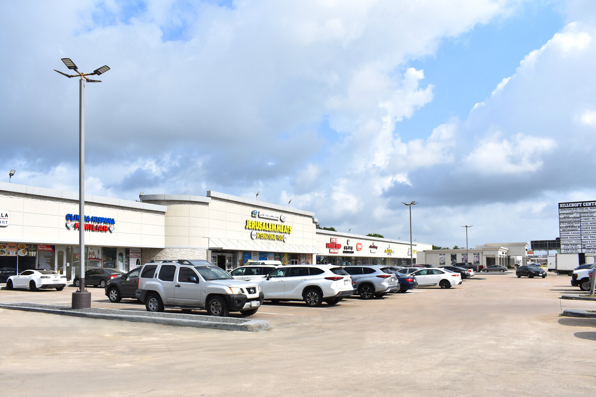 3330 Hillcroft Ave, Houston, TX à louer Photo de l’immeuble– Image 1 sur 15