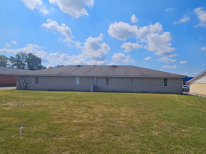 702 Arcadia Cir NW, Huntsville, AL à vendre - Photo de l’immeuble – Image 2 sur 13