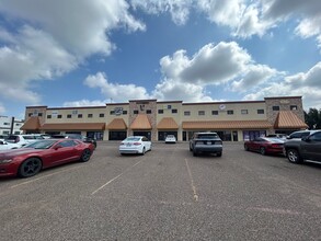 8218 Casa Verde Rd, Laredo, TX à louer Autre– Image 2 sur 19