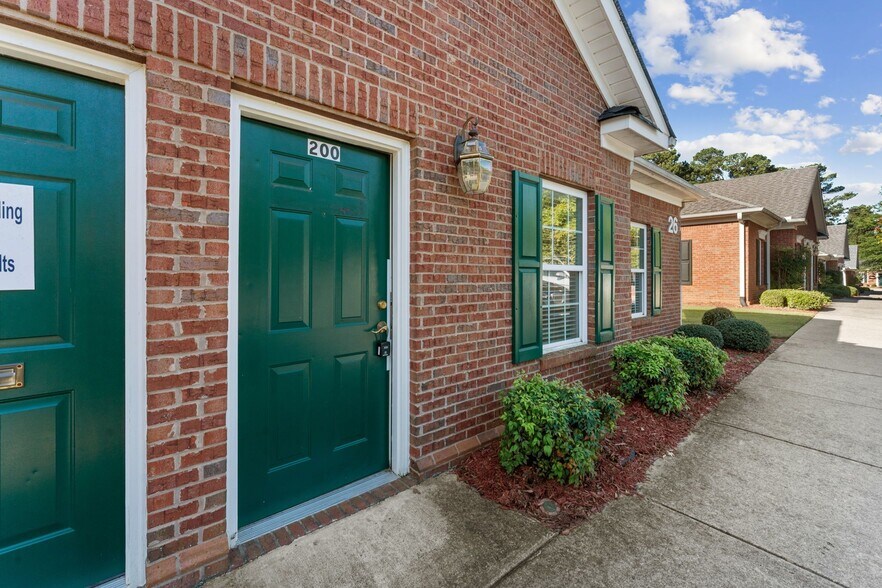 2440 Sandy Plains Rd, Marietta, GA à louer - Photo de l’immeuble – Image 2 sur 9