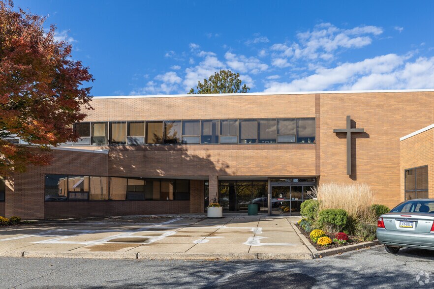 12265 Townsend Rd, Philadelphia, PA à vendre - Photo de l’immeuble – Image 3 sur 5