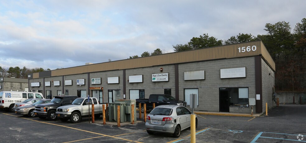 1551-1560 Rocky Point Rd, Middle Island, NY à louer - Photo de l’immeuble – Image 2 sur 5