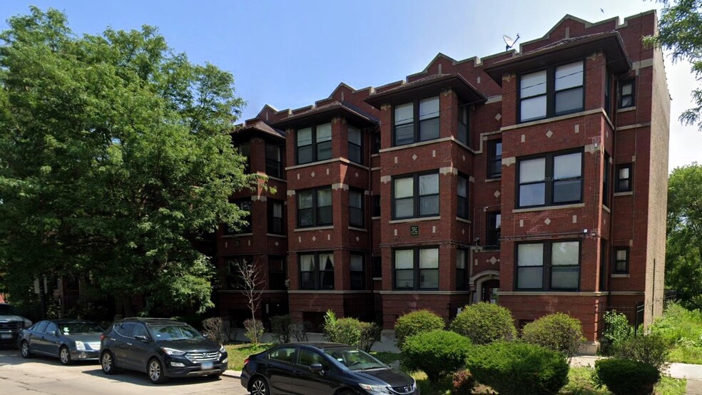 103-Unit Portfolio | Chicago Southsides portefeuille de 7 biens à vendre sur LoopNet.fr - Photo de l’immeuble – Image 1 sur 2