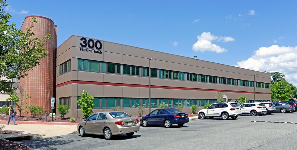 300 Perrine Rd, Old Bridge, NJ à vendre - Photo de l’immeuble – Image 1 sur 8