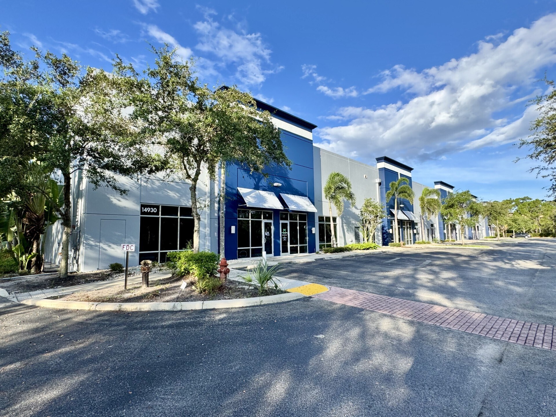 14924 Corporate Rd S, Jupiter, FL à louer Photo de l’immeuble– Image 1 sur 8