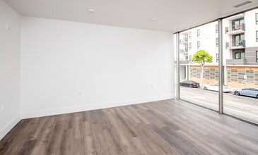 171 N La Brea Ave, Inglewood, CA à louer Photo intérieure– Image 2 sur 11
