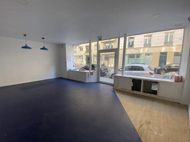 Plus de détails pour Local commercial à louer