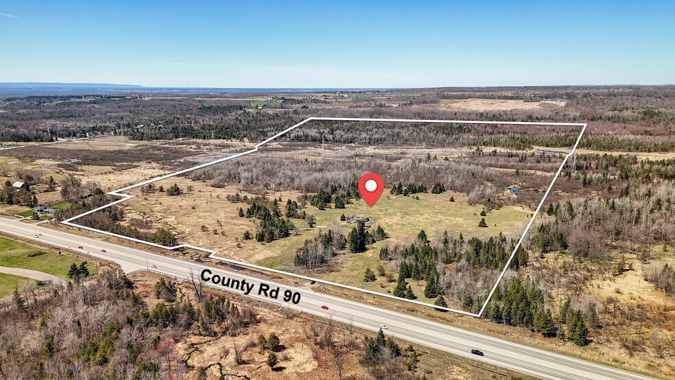 4518 County Rd 90, Springwater, ON à vendre - Aérien – Image 1 sur 7
