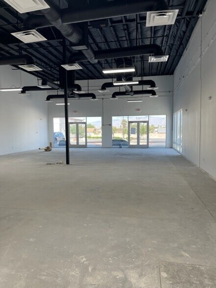 2815 W Lake Mead Blvd, North Las Vegas, NV à louer - Photo intérieure – Image 2 sur 8