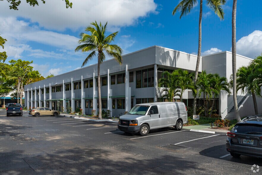 1415 W Cypress Creek Rd, Fort Lauderdale, FL à louer - Photo principale – Image 1 sur 8