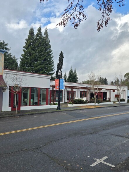 439 Healdsburg Ave, Healdsburg, CA à vendre - Photo principale – Image 1 sur 5