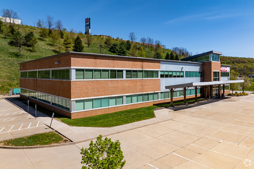 107 Mount Nebo Pointe Dr, Pittsburgh, PA à louer - Photo de l’immeuble – Image 2 sur 17