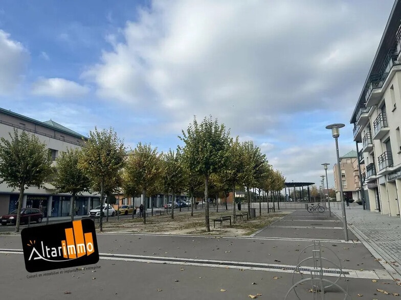 Local commercial dans Le Coudray à vendre - Photo de l’immeuble – Image 2 sur 4