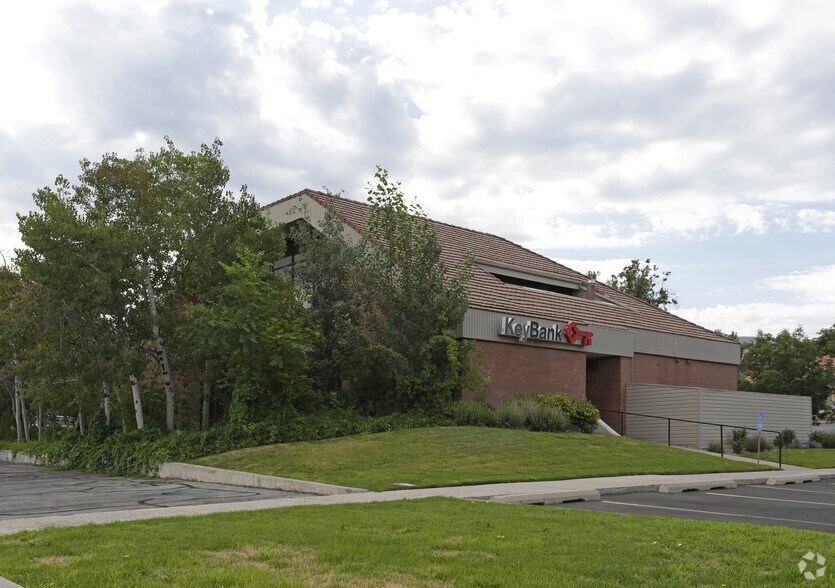 562 S Main St, Bountiful, UT à louer - Photo de l’immeuble – Image 3 sur 4