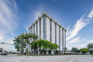 Plus de détails pour 12550 Biscayne Blvd, North Miami, FL - Bureau à louer
