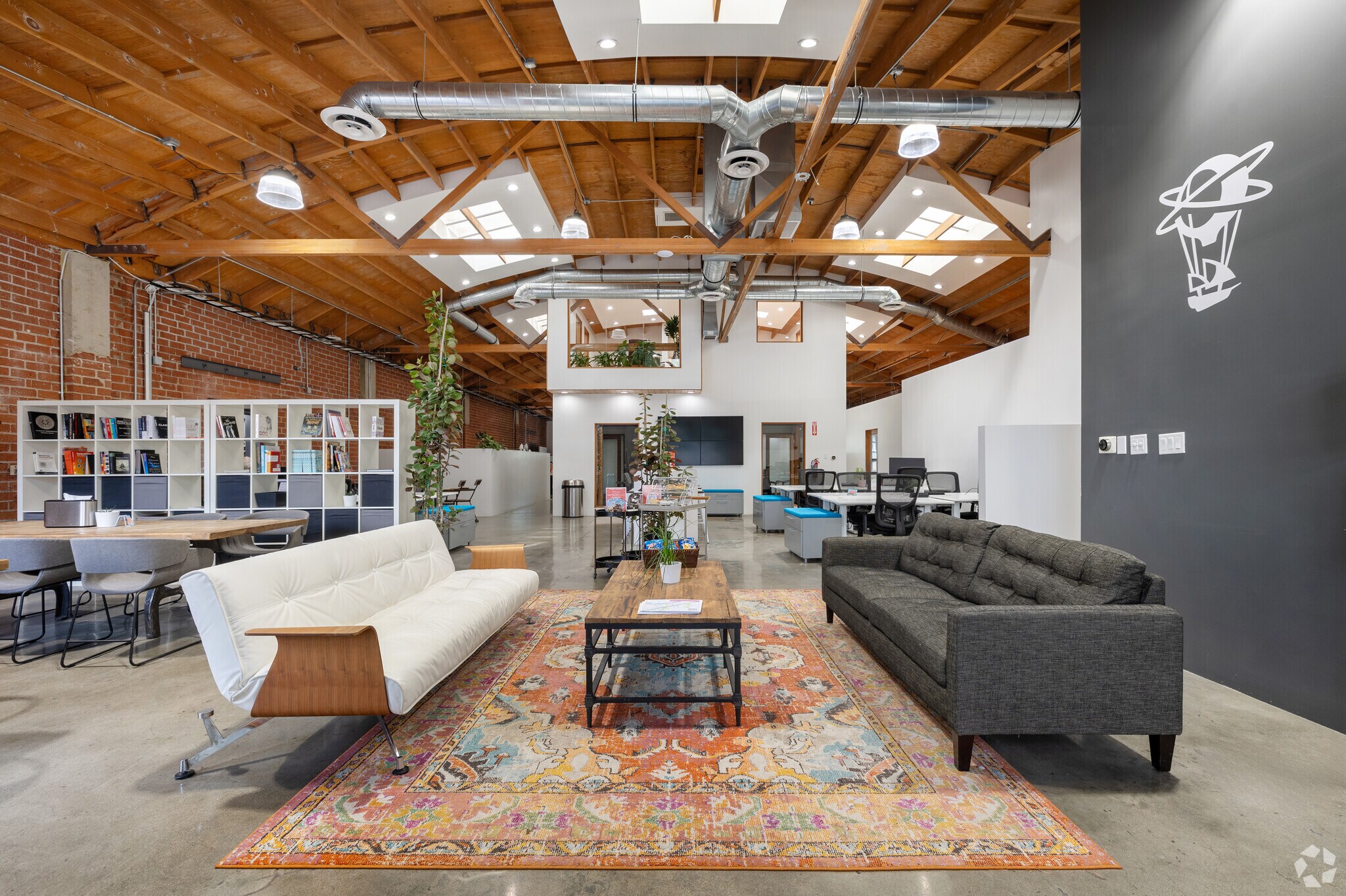 3384 Robertson Pl, Los Angeles, CA à louer Photo de l’immeuble– Image 1 sur 14