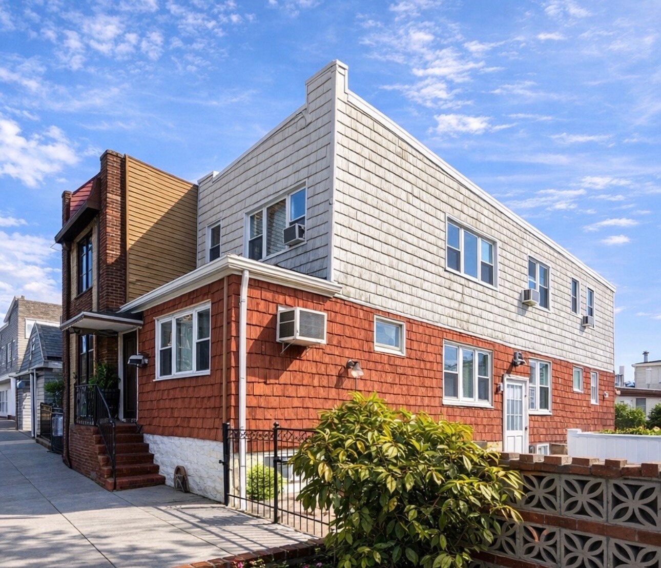 7215 73rd St, Glendale, NY à vendre Photo de l’immeuble– Image 1 sur 52