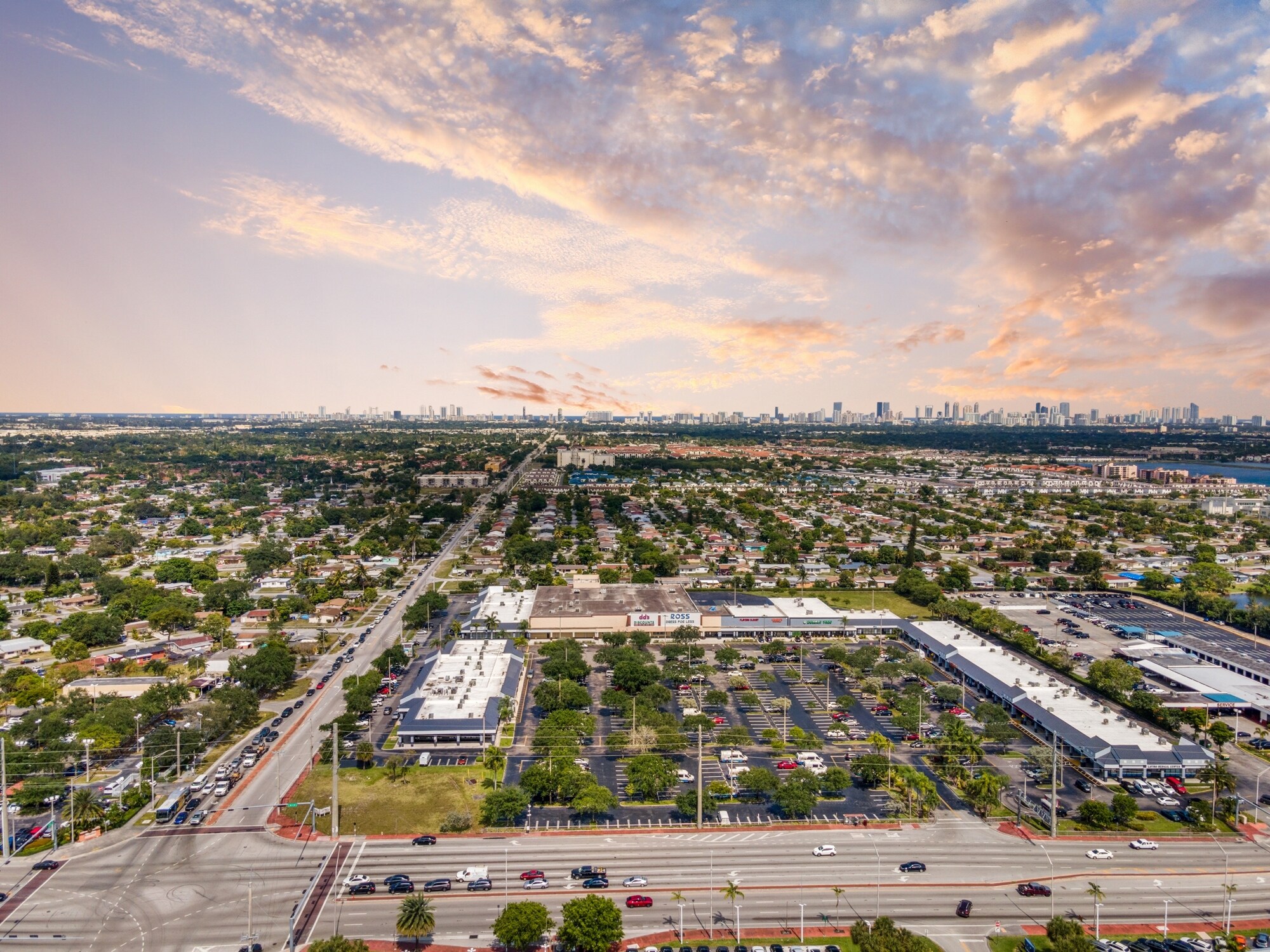 21301-21495 NW 2nd Ave, Miami, FL à louer Photo de l’immeuble– Image 1 sur 7