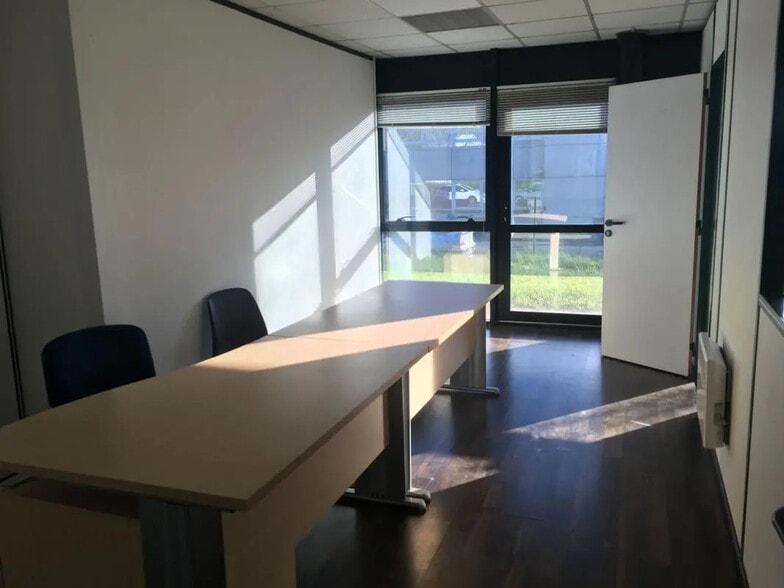 Local d’activités dans Lormont à louer - Photo intérieure – Image 2 sur 7