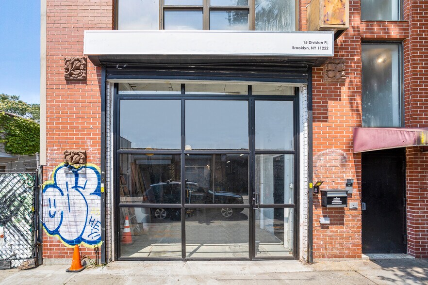 15 Division Pl, Brooklyn, NY à vendre - Photo de l’immeuble – Image 3 sur 18
