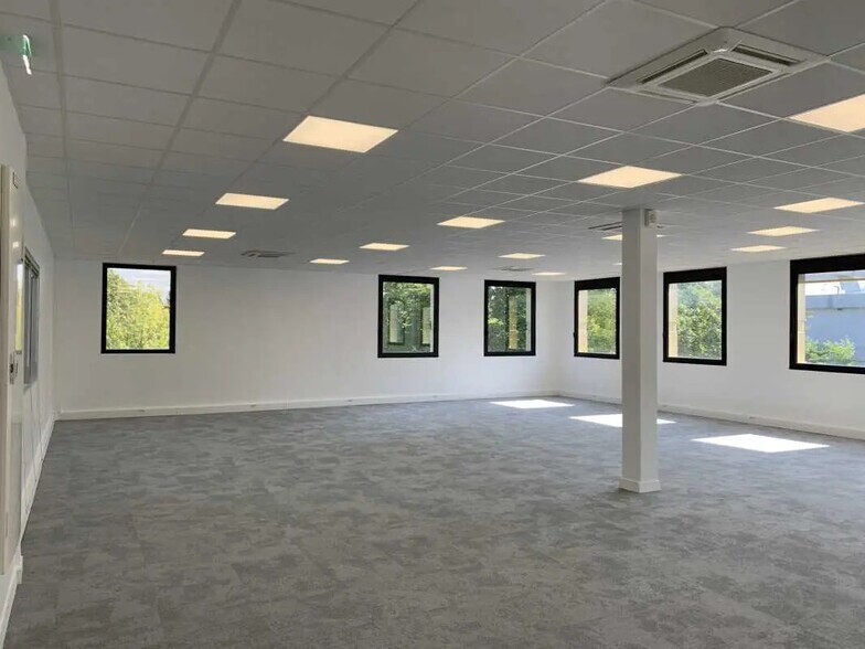 Bureau dans Créteil à louer - Photo de l’immeuble – Image 2 sur 7