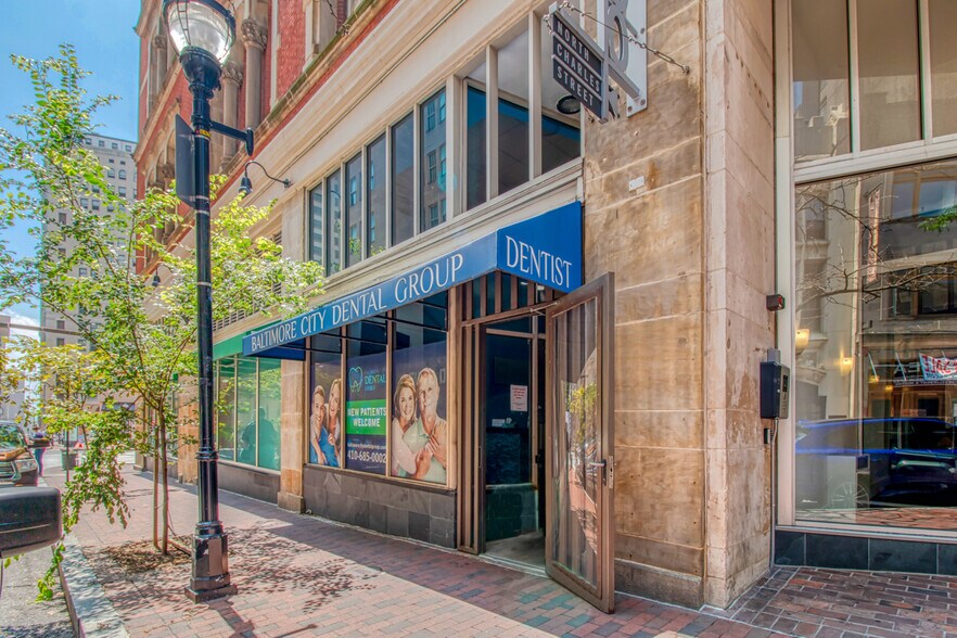 300 N Charles St, Baltimore, MD à louer - Photo de l’immeuble – Image 2 sur 35