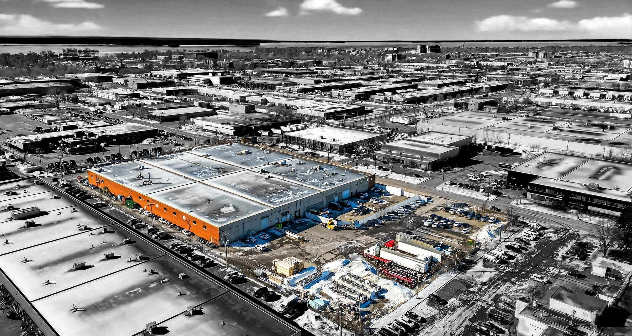 1930-1960 52e Av, Montréal, QC à louer Photo principale– Image 1 sur 4