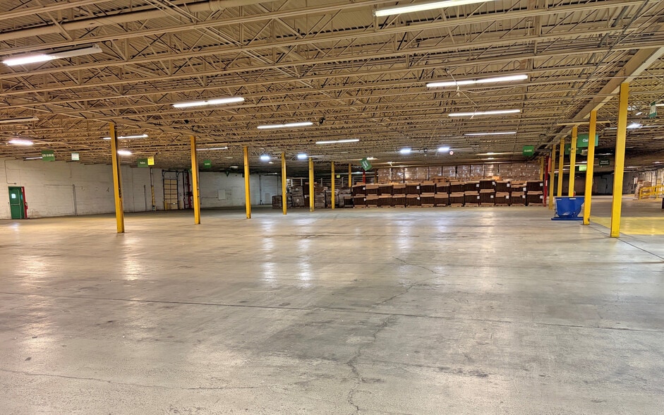 3301 S Dort Hwy, Flint, MI à louer - Photo intérieure – Image 3 sur 6