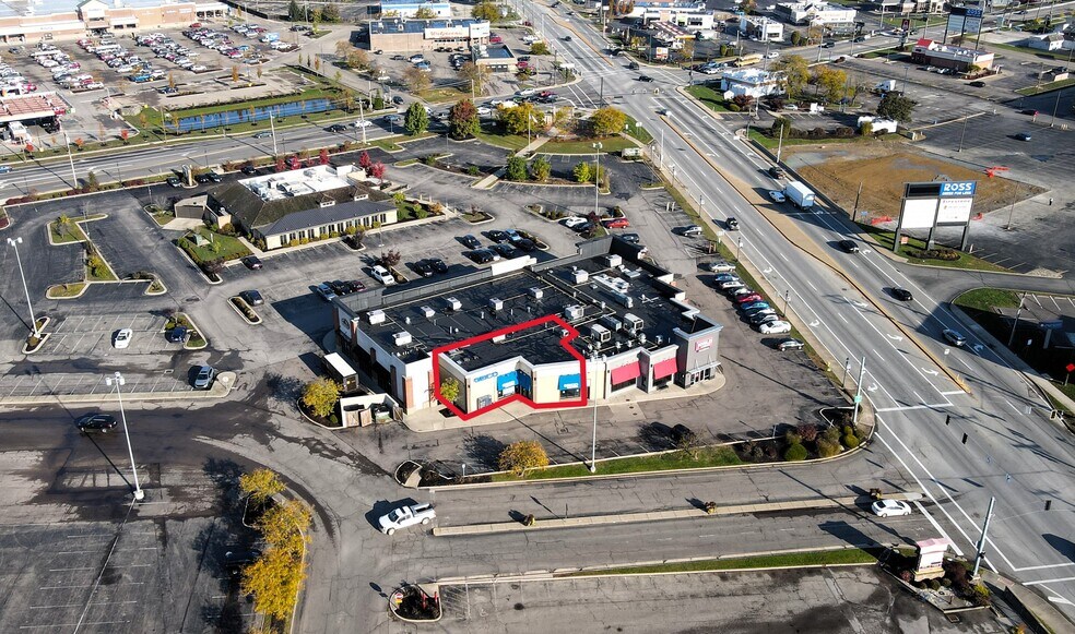 9709-9727 Colerain Ave, Cincinnati, OH à louer - Photo de l’immeuble – Image 2 sur 16