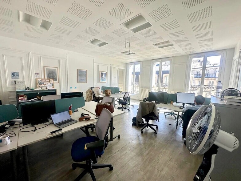 Bureau dans Paris à louer - Photo de l’immeuble – Image 3 sur 9