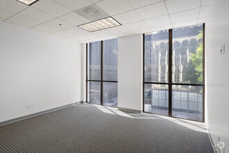 835 Wilshire Blvd, Los Angeles, CA à louer Photo intérieure– Image 2 sur 4