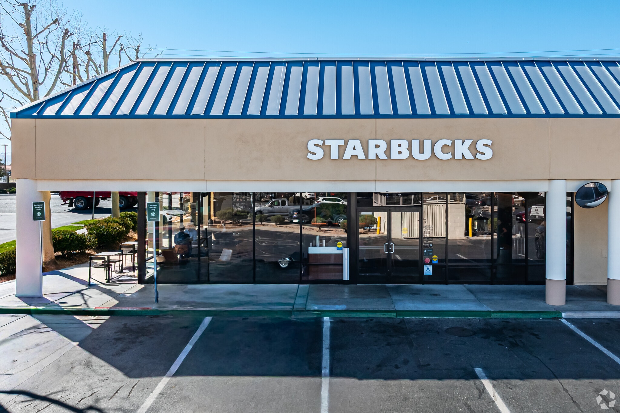 17080 Bear Valley Rd, Victorville, CA à vendre Photo de l’immeuble– Image 1 sur 18