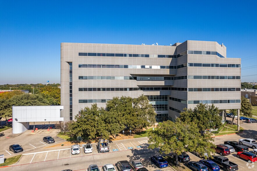 3939 Belt Line Rd, Addison, TX à louer - Photo de l’immeuble – Image 3 sur 8